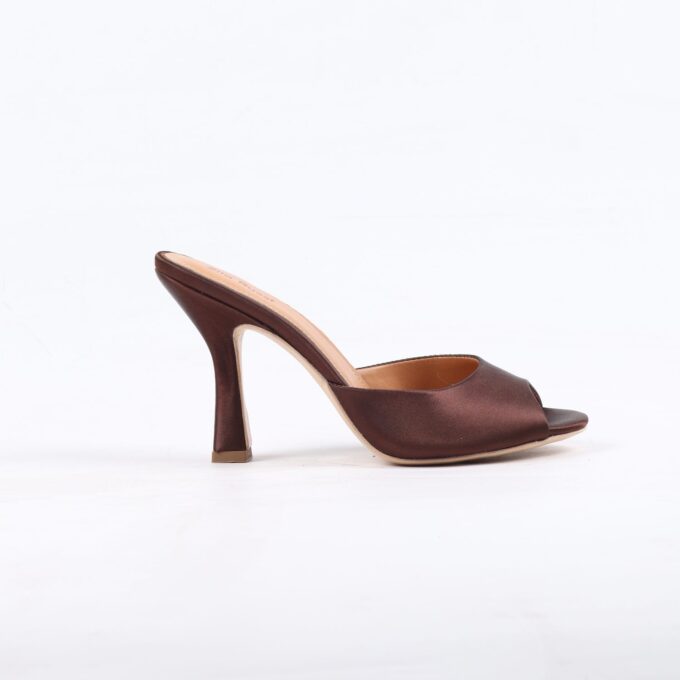 Nellya brown satin